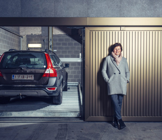 Car parking lifts to create extra space in the city - _Strobbe_